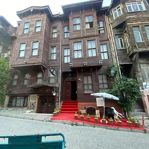 Nuray 2*, Estambul Turquía